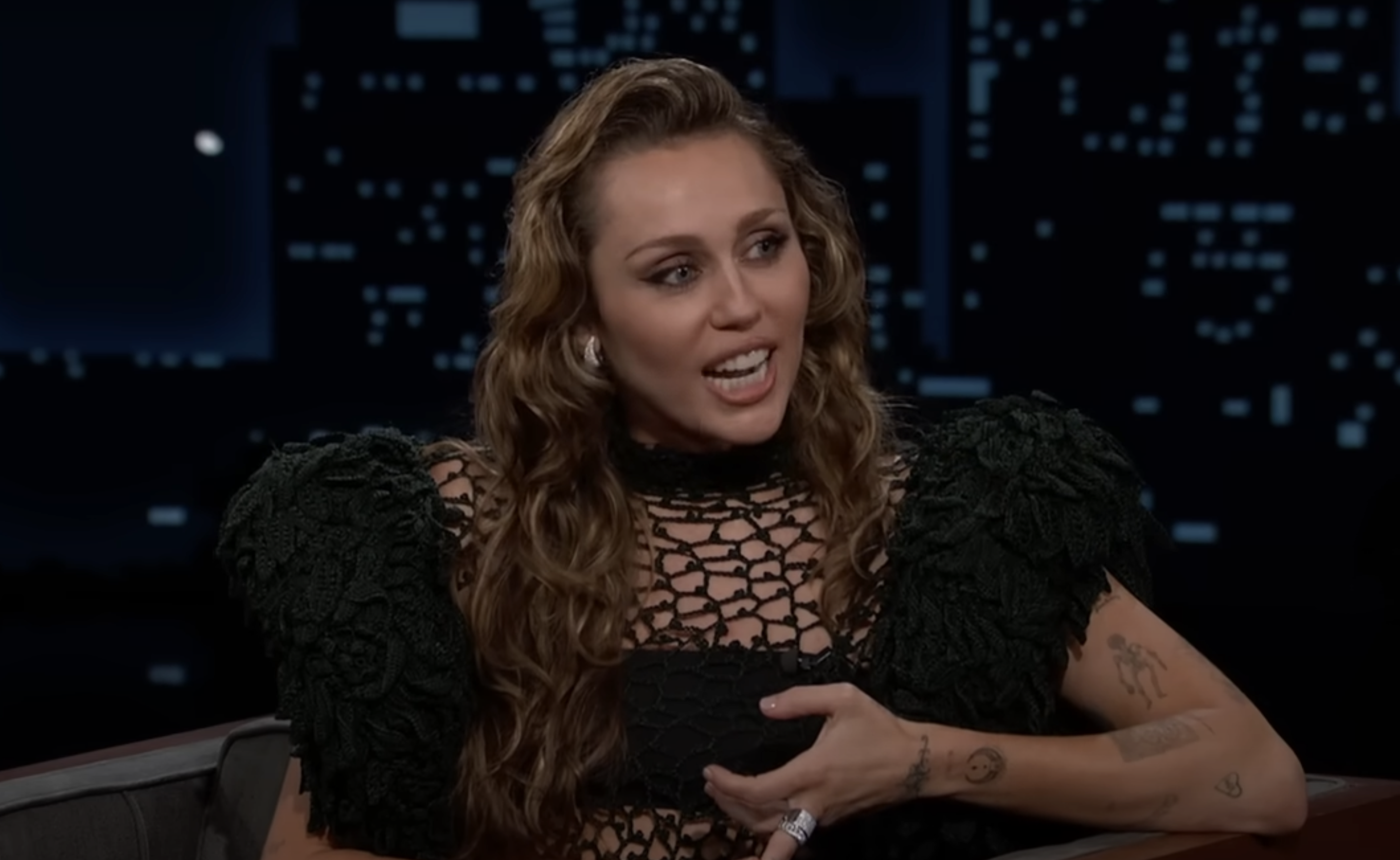 Miley Reveals Disgusting Way She Caught Infection That Got Her Rushed To ICU
